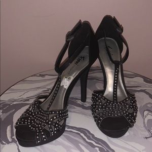 Fioni night black heels